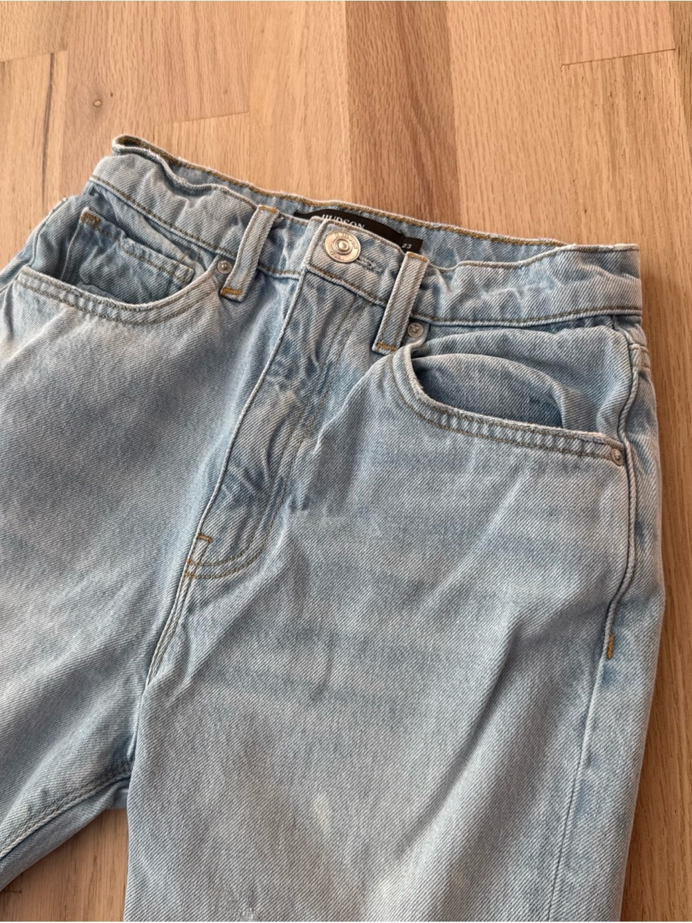 HUDSON Jeans Elly Tapered Distressed Light Wash Blue Jeans - Women's Size 23